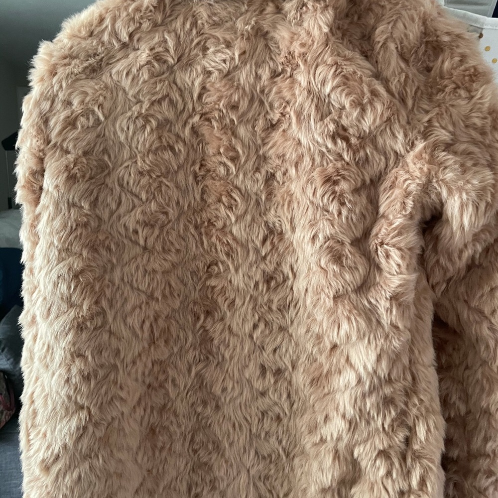 Pink coat - Picture 3 of 3